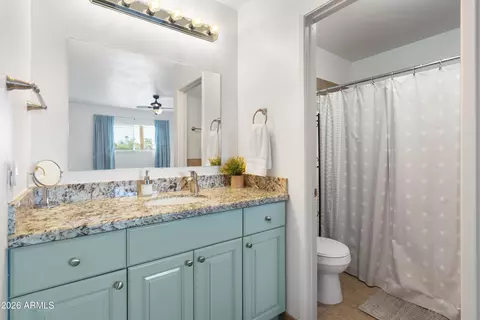 Bath - 5525 E Thomas Rd #G10, Phoenix, AZ 85018 photo 2 of 2