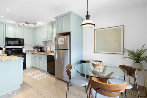 Dining - 5525 E Thomas Rd #G10, Phoenix, AZ 85018 photo 1 of 2