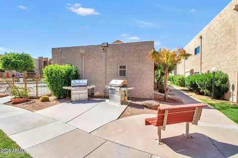Exterior - 5525 E Thomas Rd #G10, Phoenix, AZ 85018 photo 5 of 6