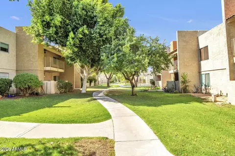 Exterior - 5525 E Thomas Rd #G10, Phoenix, AZ 85018 photo 6 of 6