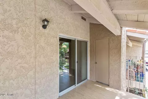 Exterior - 5525 E Thomas Rd #G10, Phoenix, AZ 85018 photo 2 of 6
