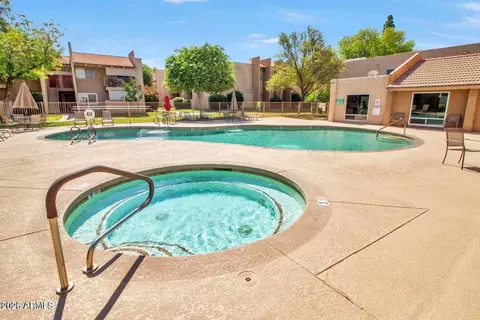Exterior - 5525 E Thomas Rd #G10, Phoenix, AZ 85018 photo 4 of 6