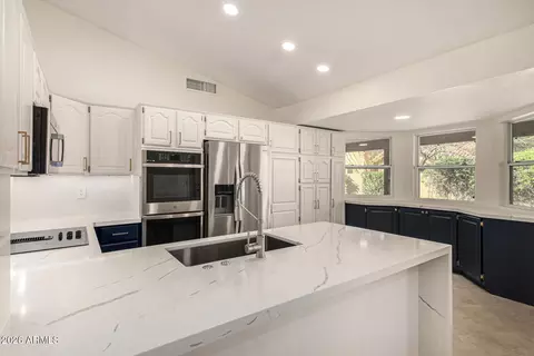 834 N Oak Ct, Chandler, AZ 85226