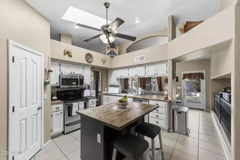 Kitchen - 844 N Oracle --, Mesa, AZ 85203 photo 3 of 5