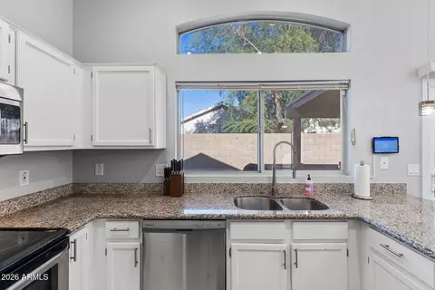Kitchen - 164 W Mohawk Dr, Phoenix, AZ 85027 photo 4 of 4