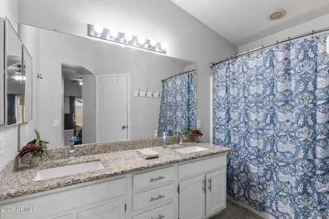 Bath - 164 W Mohawk Dr, Phoenix, AZ 85027 photo 1 of 2