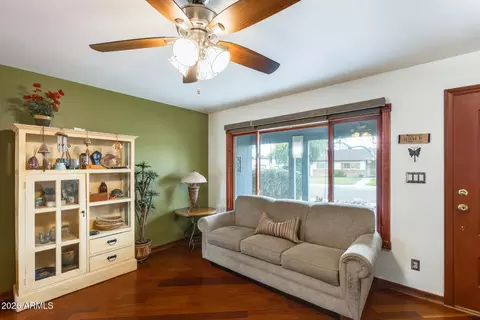 2910 E Windrose Dr, Phoenix, AZ 85032 photo 3