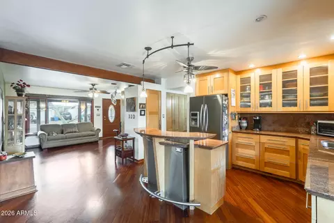 2910 E Windrose Dr, Phoenix, AZ 85032 photo 1
