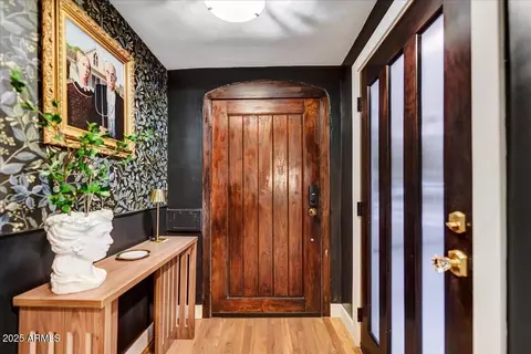 Entry Way - 87 W Windsor Ave, Phoenix, AZ 85003 photo 1 of 3