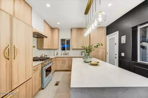 Kitchen - 87 W Windsor Ave, Phoenix, AZ 85003 photo 2 of 3