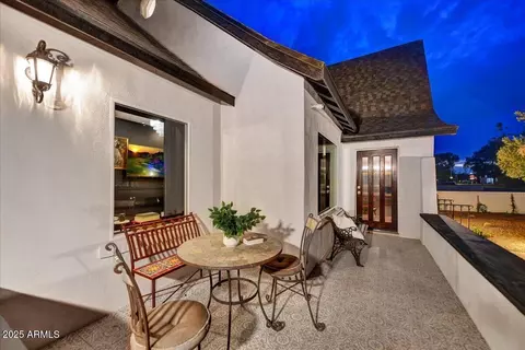 Exterior - 87 W Windsor Ave, Phoenix, AZ 85003 photo 4 of 6
