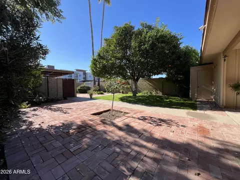 2167 Ellis Dr, Tempe, AZ 85282 photo 4