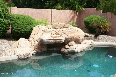 Exterior - 4624 E Robin Ln, Phoenix, AZ 85050 photo 5 of 11