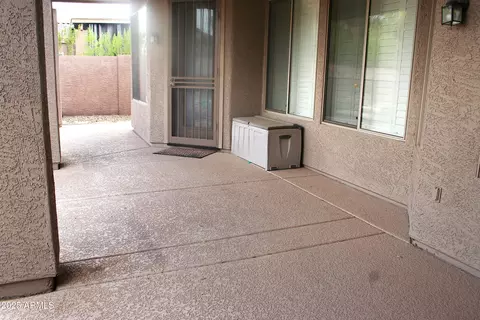 Exterior - 4624 E Robin Ln, Phoenix, AZ 85050 photo 9 of 11