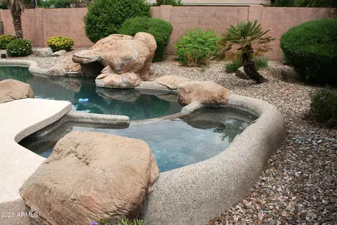 Exterior - 4624 E Robin Ln, Phoenix, AZ 85050 photo 4 of 11