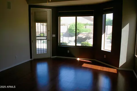 Living - 4624 E Robin Ln, Phoenix, AZ 85050 photo 2 of 4