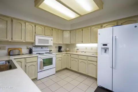 Kitchen - 8020 E Keats Ave #328, Mesa, AZ 85209 photo 3 of 3