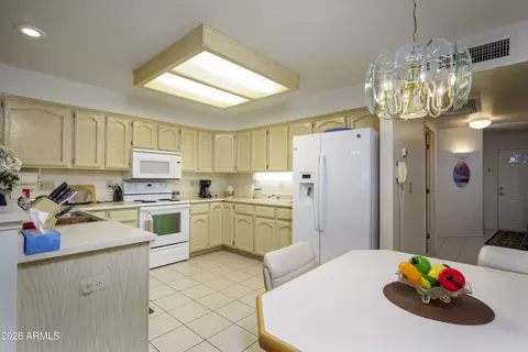 Kitchen - 8020 E Keats Ave #328, Mesa, AZ 85209 photo 2 of 3