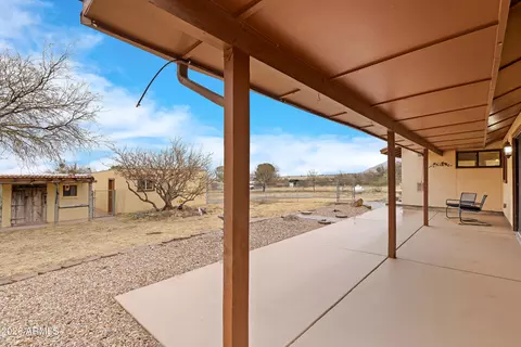 Exterior - 8015 S High Rd, Hereford, AZ 85615 photo 5 of 10