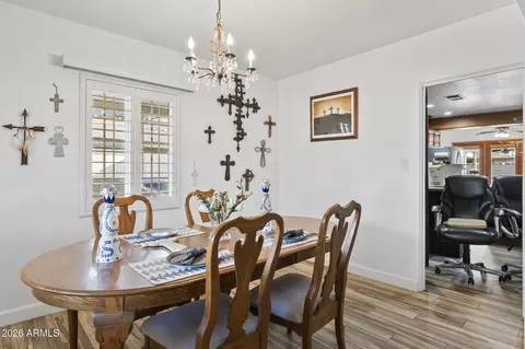 Dining - 1607 W Whitton Ave, Phoenix, AZ 85015 photo 2 of 2