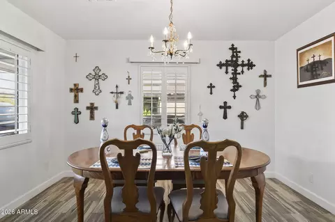 Dining - 1607 W Whitton Ave, Phoenix, AZ 85015 photo 1 of 2