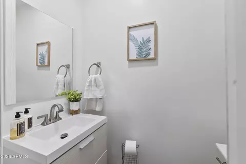 Bath - 1607 W Whitton Ave, Phoenix, AZ 85015 photo 4 of 4