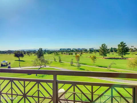 2 Biltmore Est #211, Phoenix, AZ 85016 photo 2