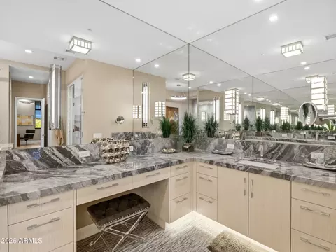 2 Biltmore Est #211, Phoenix, AZ 85016 photo 21