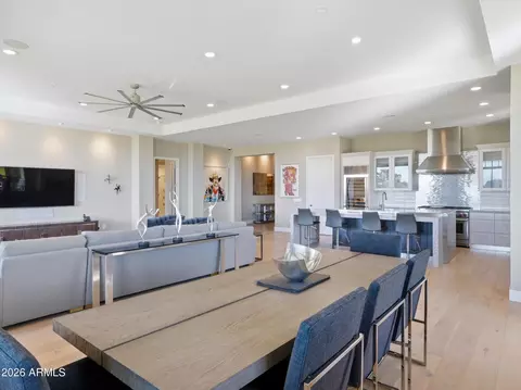 2 Biltmore Est #211, Phoenix, AZ 85016 photo 8
