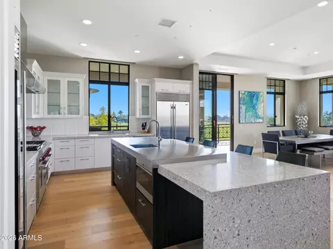 2 Biltmore Est #211, Phoenix, AZ 85016 photo 9