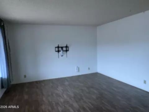 Living - 7822 E Lindner Ave, Mesa, AZ 85209 photo 2 of 3
