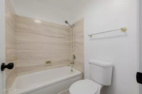 Bath - 1875 E State Ave, Phoenix, AZ 85020 photo 5 of 5