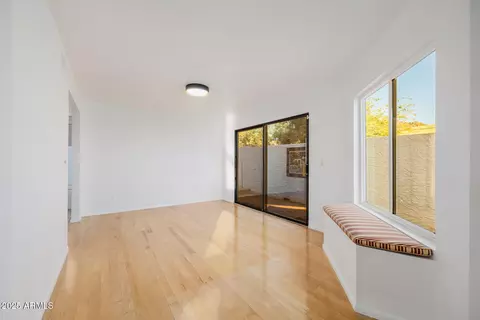 Living - 1875 E State Ave, Phoenix, AZ 85020 photo 5 of 8