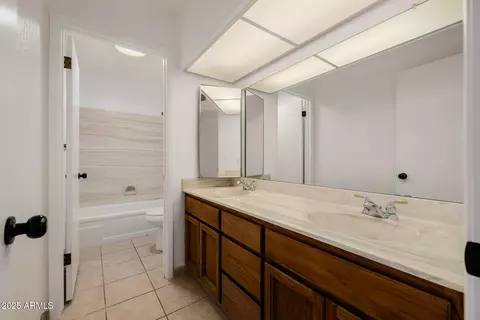 Bath - 1875 E State Ave, Phoenix, AZ 85020 photo 4 of 5