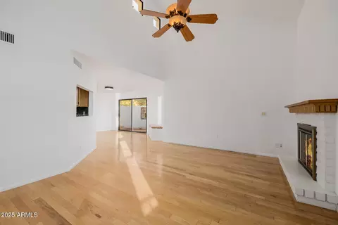 Living - 1875 E State Ave, Phoenix, AZ 85020 photo 4 of 8