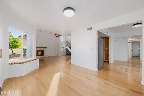 Living - 1875 E State Ave, Phoenix, AZ 85020 photo 6 of 8