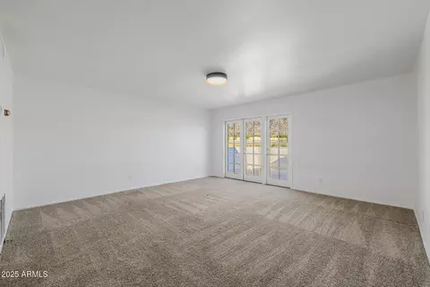 Living - 1875 E State Ave, Phoenix, AZ 85020 photo 8 of 8