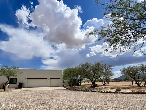 7117 S Oleander Ln, Hereford, AZ 85615