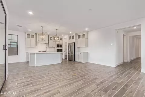 2451 W Los Arboles Pl, Chandler, AZ 85224