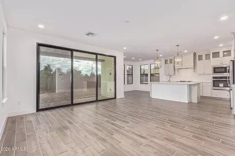 2451 W Los Arboles Pl, Chandler, AZ 85224