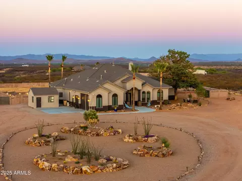 1966 N Tahoe Pass, Huachuca City, AZ 85616