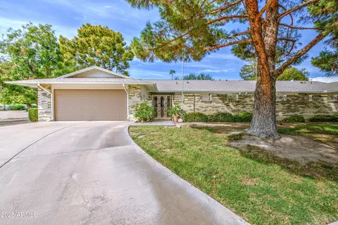 9874 W Highwood Ct, Sun City, AZ 85373