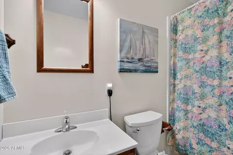Bath - 4630 W Mitchell Dr, Phoenix, AZ 85031 photo 2 of 3