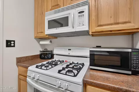 Kitchen - 4630 W Mitchell Dr, Phoenix, AZ 85031 photo 3 of 4