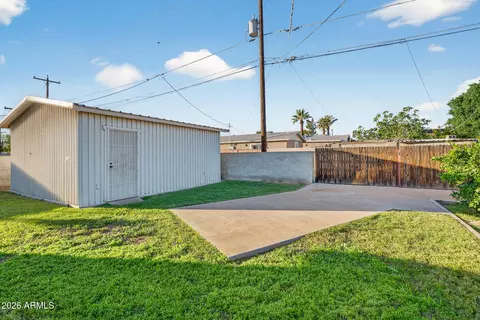 Exterior - 4630 W Mitchell Dr, Phoenix, AZ 85031 photo 4 of 8