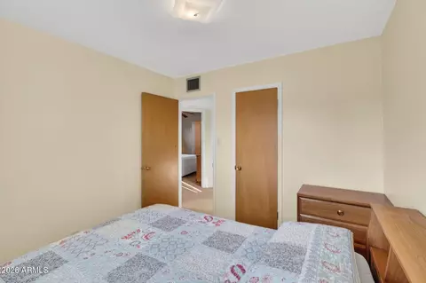 Bedroom - 4630 W Mitchell Dr, Phoenix, AZ 85031 photo 10 of 10