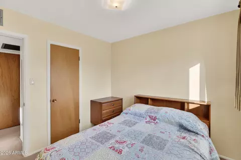 Bedroom - 4630 W Mitchell Dr, Phoenix, AZ 85031 photo 9 of 10