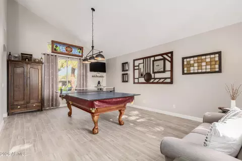 240 E Gail Ct, Gilbert, AZ 85296 photo 2