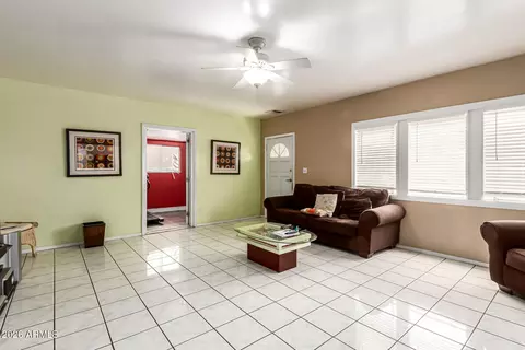 Living - 724 E Park Pl, Mesa, AZ 85203 photo 2 of 3