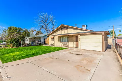 Exterior - 724 E Park Pl, Mesa, AZ 85203 photo 2 of 6